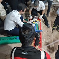 نجات کودک ده ساله از دل چاه دوازده متری فاضلاب