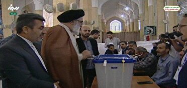 نماینده ولی فقیه در استان البرز رای خود را به صندوق انداخت