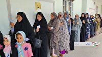 حضور زنان هرمزگانی در شعبه‌های اخذ رای با پوشش محلی